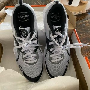 Brand new Nike training shoes